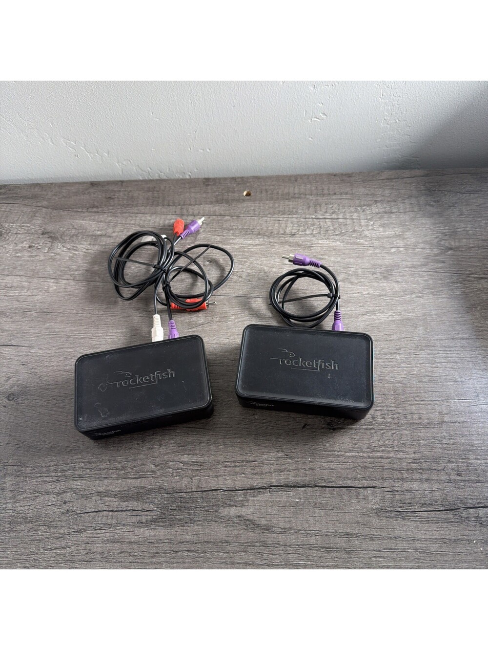 Rocketfish RF-WSW312 Receiver And Sender Wireless Rear Speaker Kit